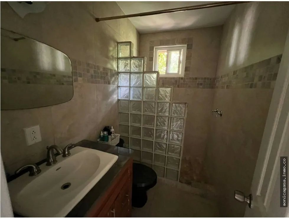Venta – Propiedad con 2 Casas + Vista al Lago en Las Cumbres