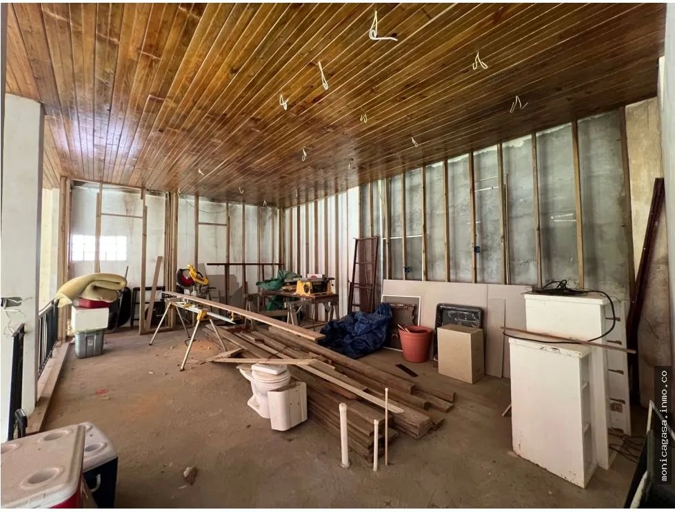 Venta – Propiedad con 2 Casas + Vista al Lago en Las Cumbres