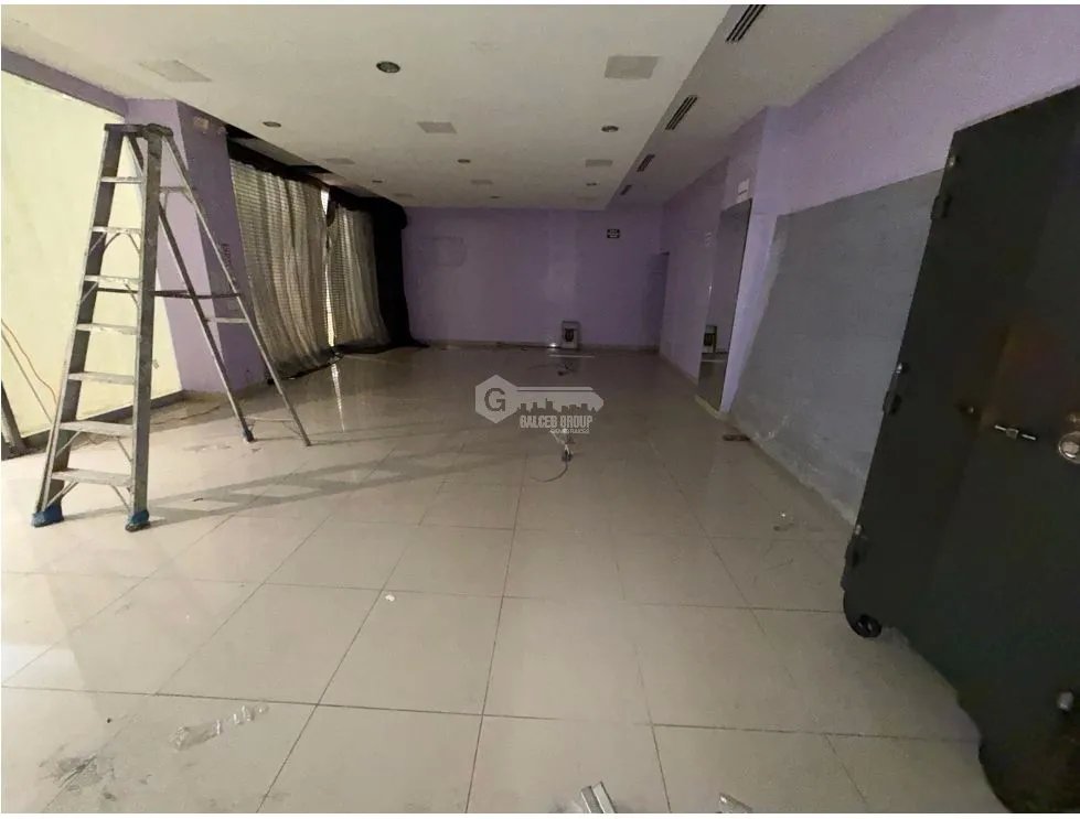 SE ALQUILA LOCAL COMERCIAL ALBROOK MALL 70M SIN DIVISIONES PLANTA BAJA