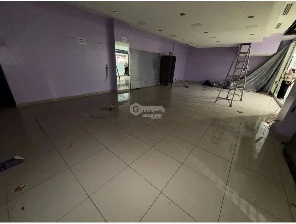 SE ALQUILA LOCAL COMERCIAL ALBROOK MALL 70M SIN DIVISIONES PLANTA BAJA