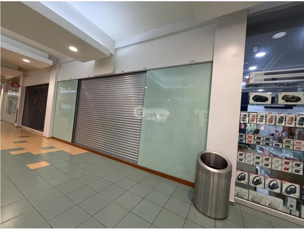 LOCAL COMERCIAL / ALBROOK MALL / 70M / SIN DIVISIONES / PLANTA BAJA