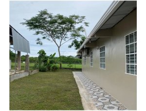 SE VENDE CASA EN LAS TABLAS LA TIZA 549 M2 TOTALMENTE CERCADA