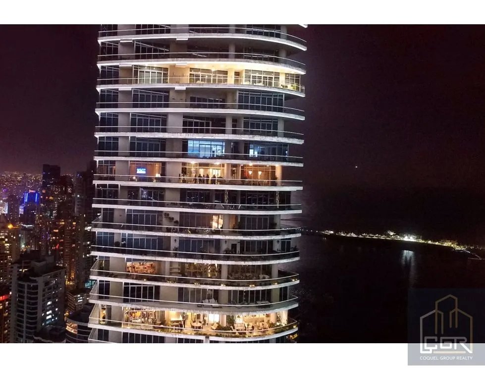 ALQUILER DE APARTAMENTO EN PH THE POINT PUNTA PAITILLA