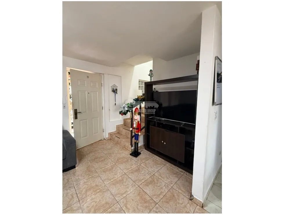 DON BOSCO / VILLA LAS ACACIAS / 195M / 4 HABITACIONES / 2 NIVELES