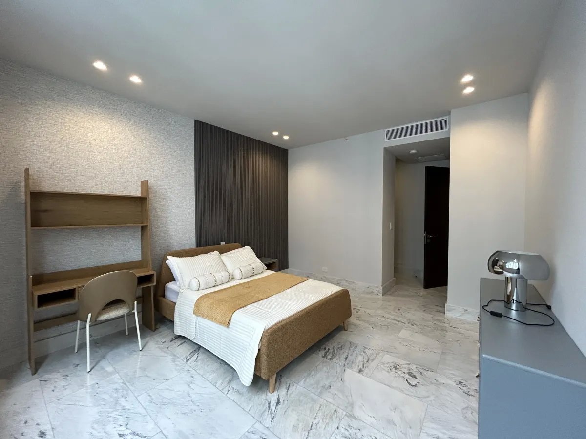 Spectacular Furnished Apartment 394 m² The Towers Paitilla Move-In August 15th