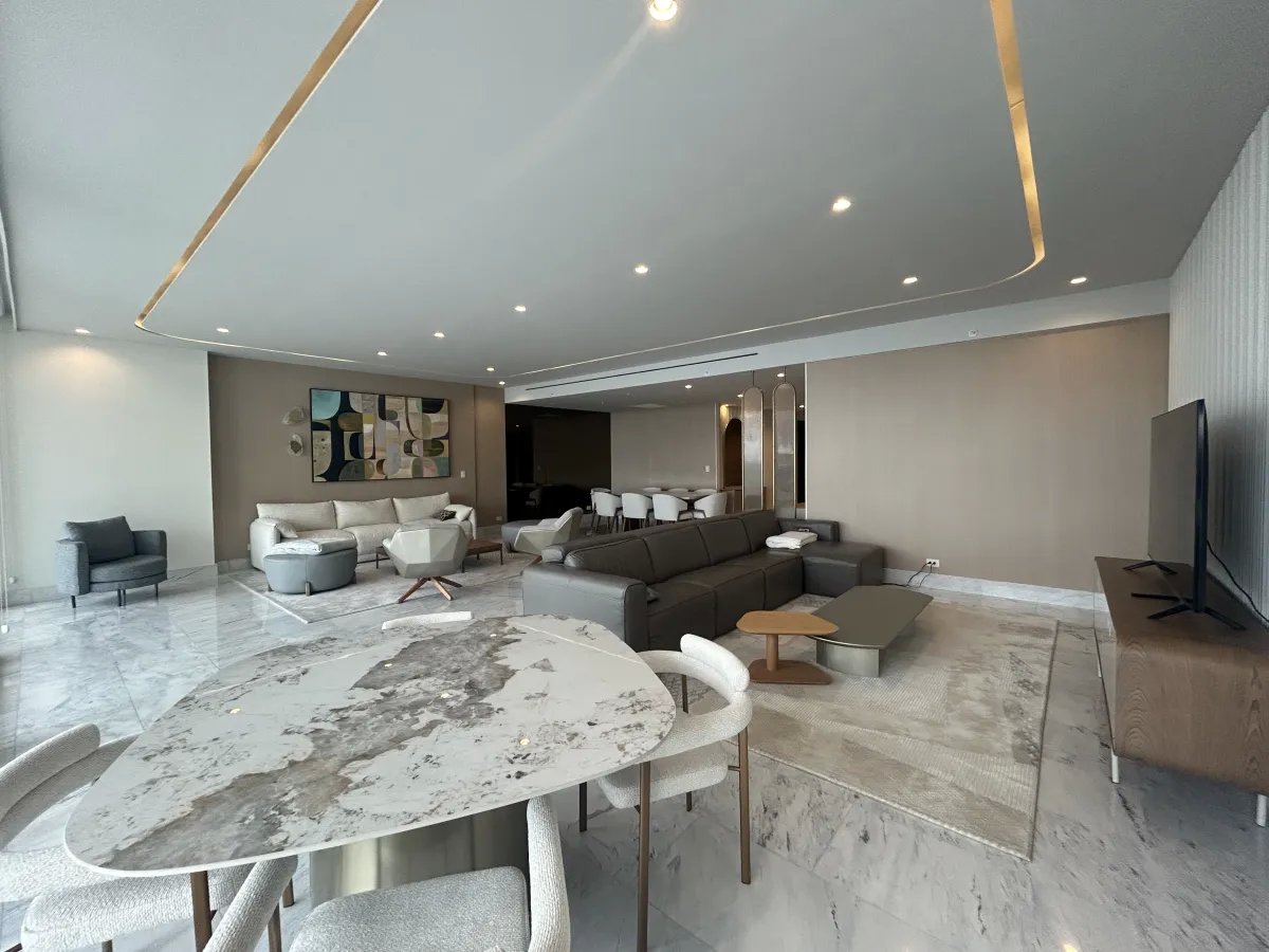 Spectacular Furnished Apartment 394 m² The Towers Paitilla Move-In August 15th