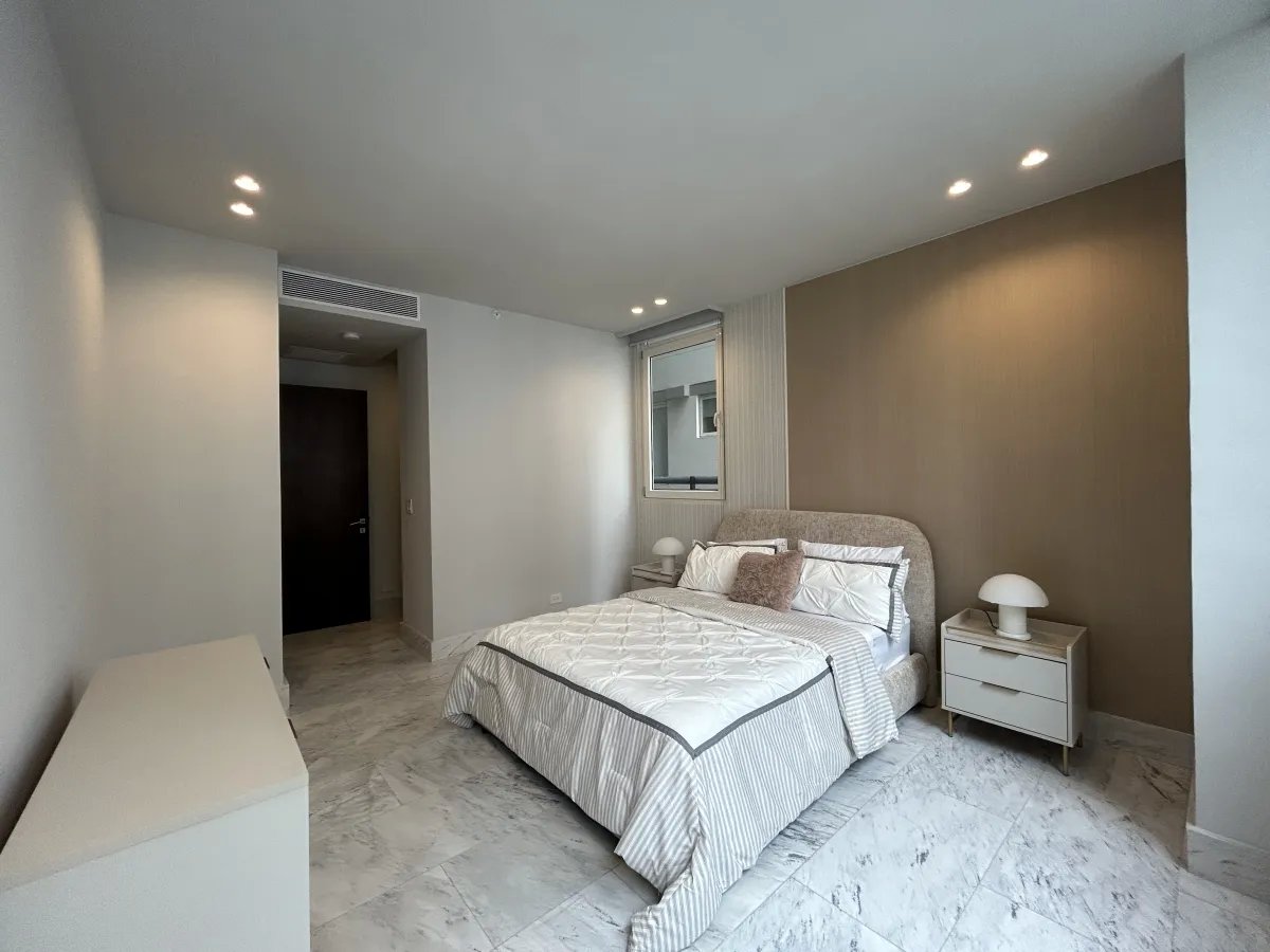 Spectacular Furnished Apartment 394 m² The Towers Paitilla Move-In August 15th