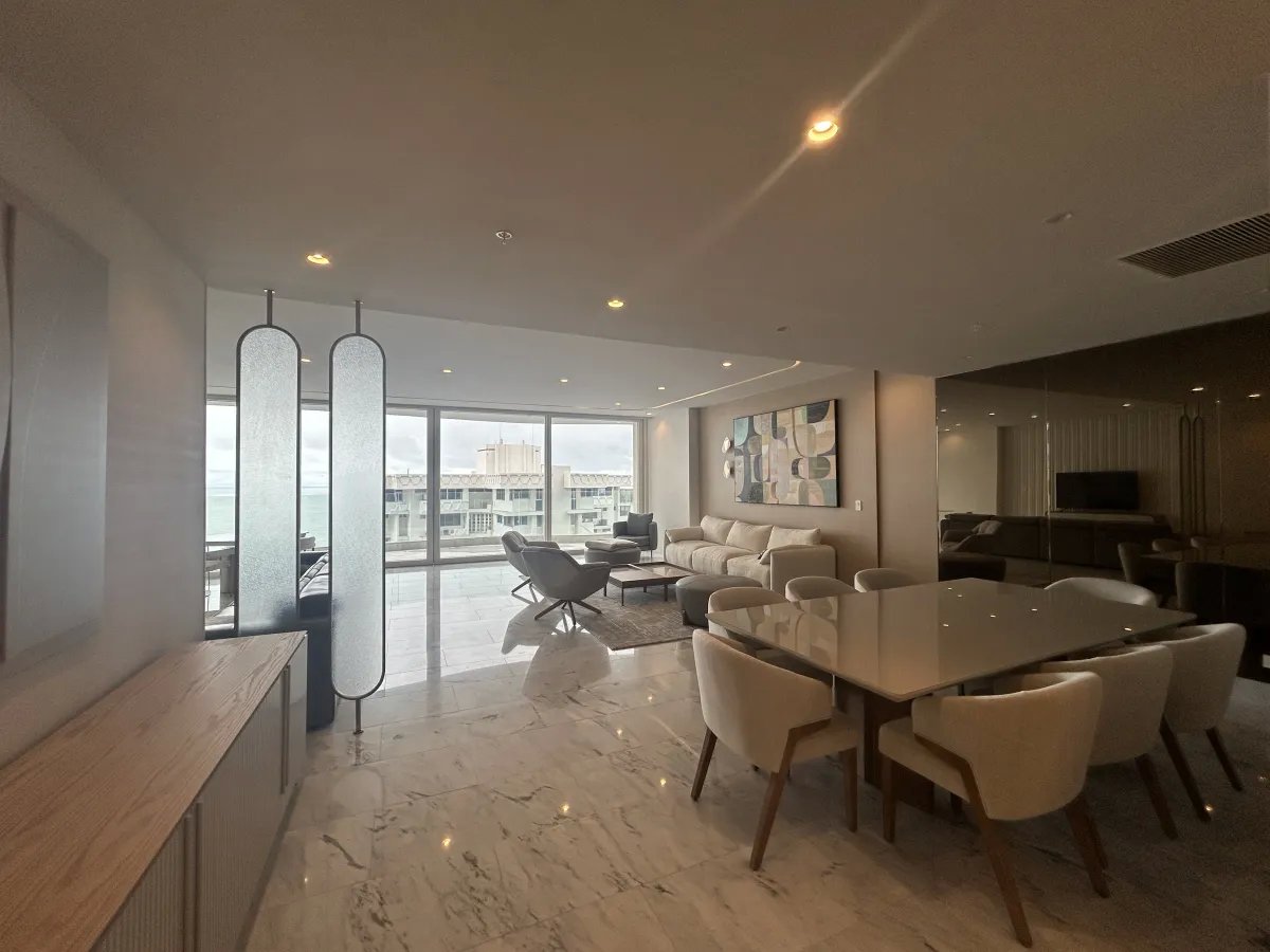 Spectacular Furnished Apartment 394 m² The Towers Paitilla Move-In August 15th