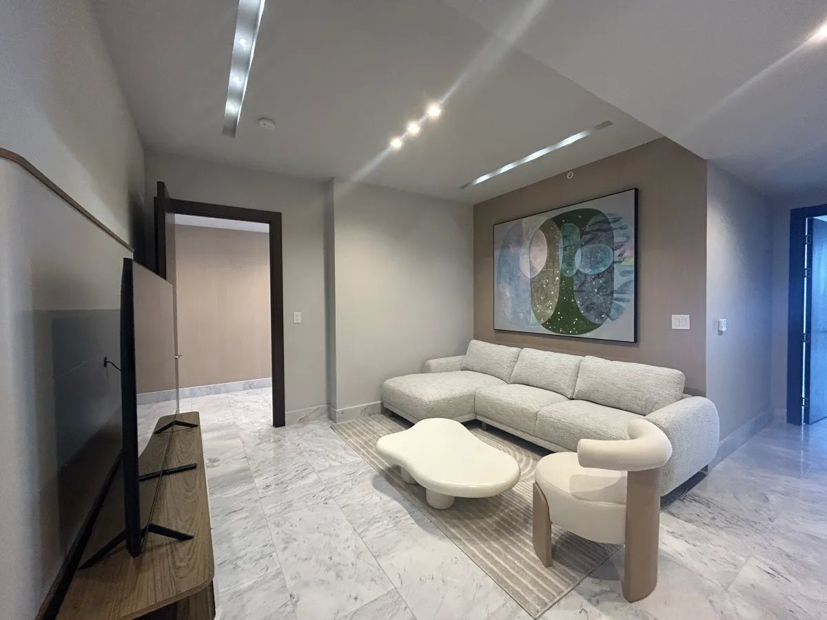 Spectacular Furnished Apartment 394 m² The Towers Paitilla Move-In August 15th