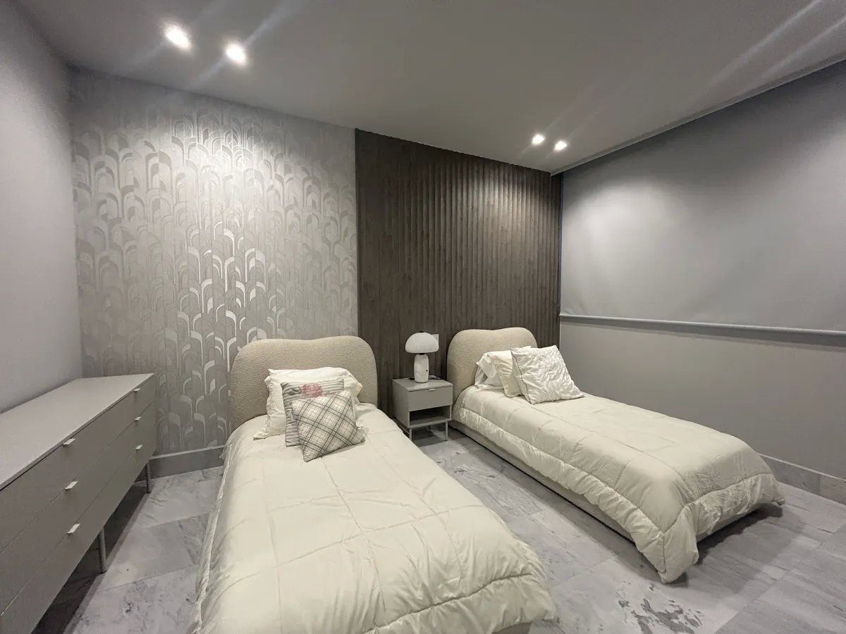 Spectacular Furnished Apartment 394 m² The Towers Paitilla Move-In August 15th