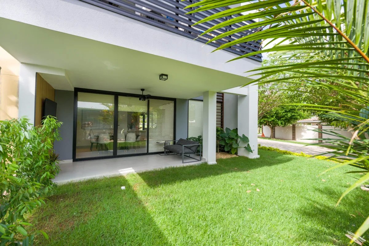 Exclusive 173m² Townhome in Imaterra, Alere A Model - Immediate Delivery!
