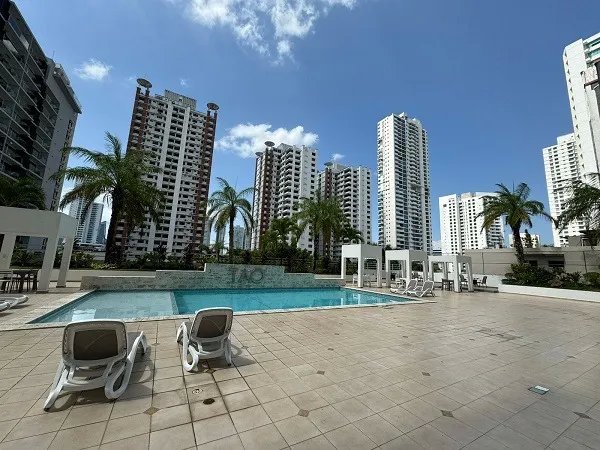 Alquilo apartamento totalmente remodelado y amoblado-PH TAO