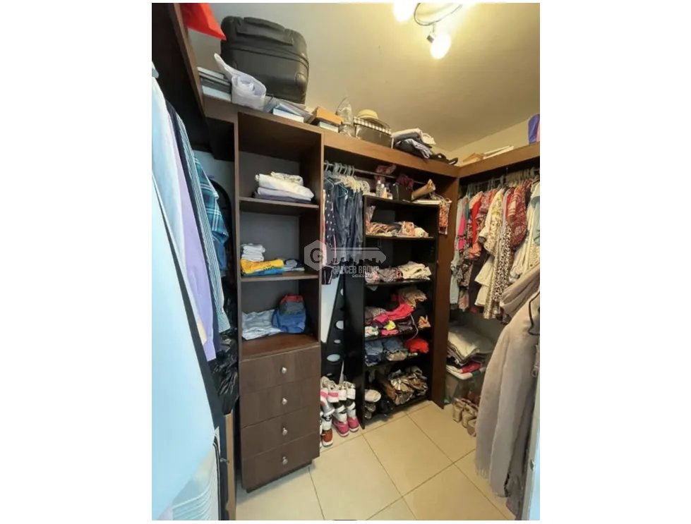 SE VENDE APARTAMENTO VIA PORRAS OASIS TOWER 83M 2 HABITACION INVERSION