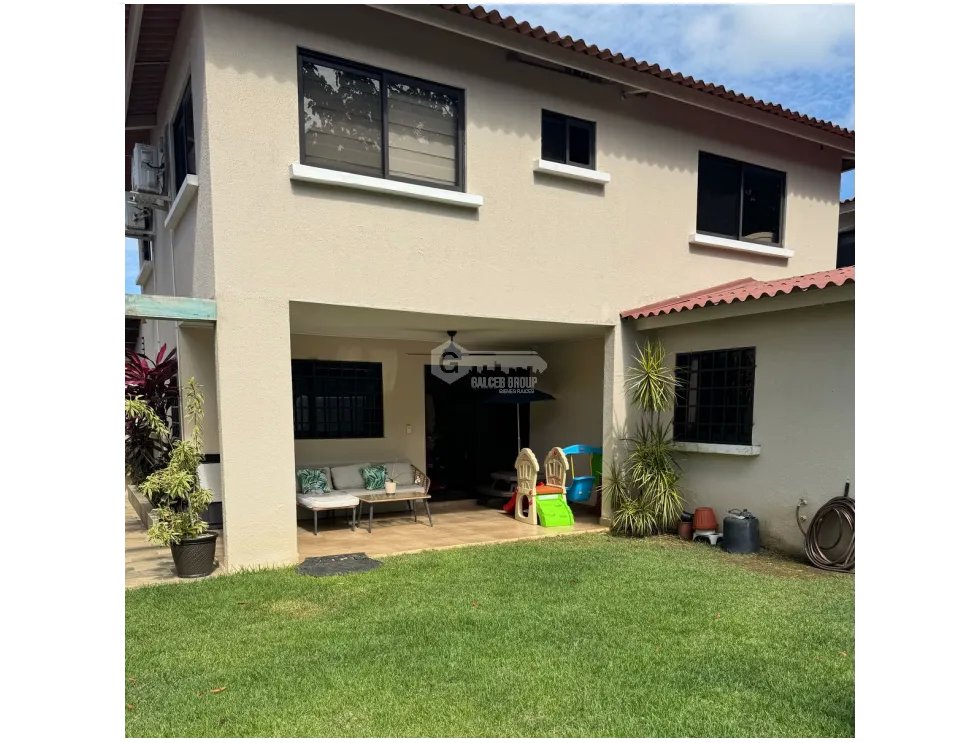 SE VENDE AMPLIA CASA 328M EN COSTA VERDE PH SUNSET HILLS CON TERRAZA