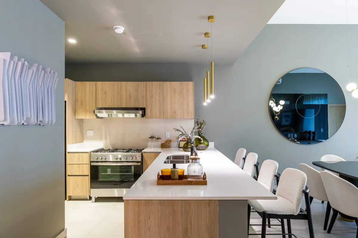 Spectacular Brand New Duplex in PH Stella - Immediate Delivery