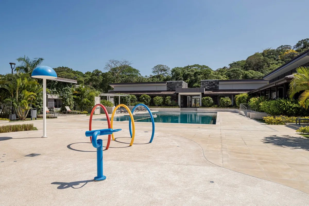 Spectacular Detached Single-Family Home: Maximum Spaciousness and Immediate Occupancy