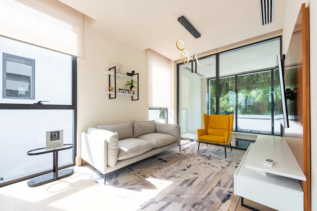Spectacular Detached Single-Family Home: Maximum Spaciousness and Immediate Occupancy