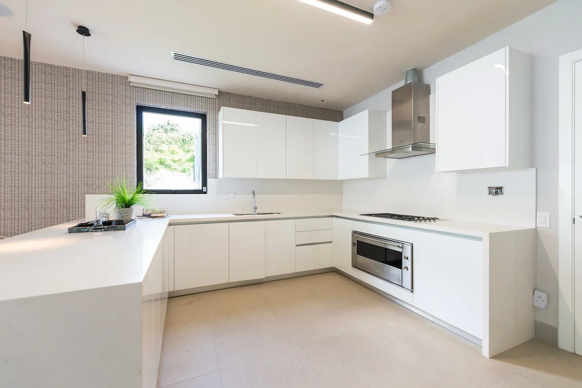 Spectacular Detached Single-Family Home: Maximum Spaciousness and Immediate Occupancy