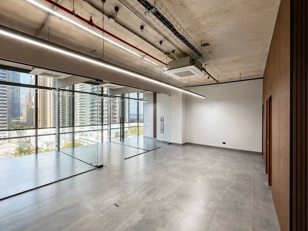 Oficina Impecable 95m² en Costa del Este PH Prime Time Lista para Ocupar