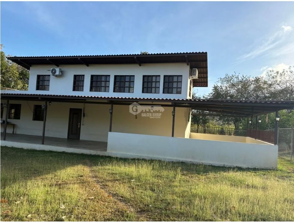 TWO-LEVEL HOUSE FOR SALE IN CHAME LLANO GRANDE 4203M WITH TERRACE