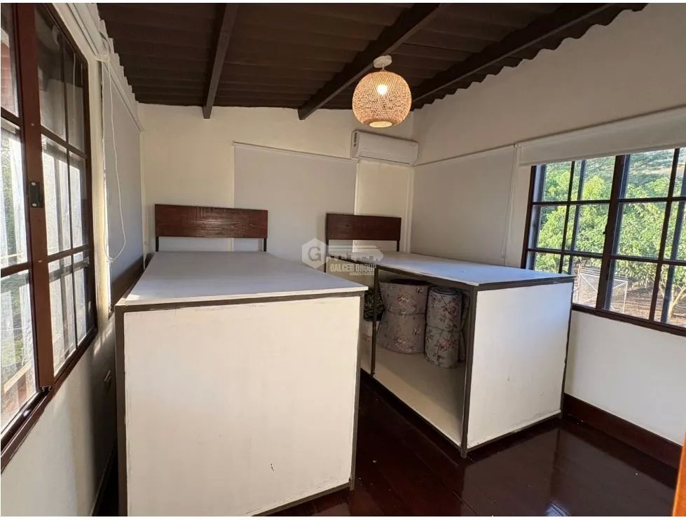 TWO-LEVEL HOUSE FOR SALE IN CHAME LLANO GRANDE 4203M WITH TERRACE