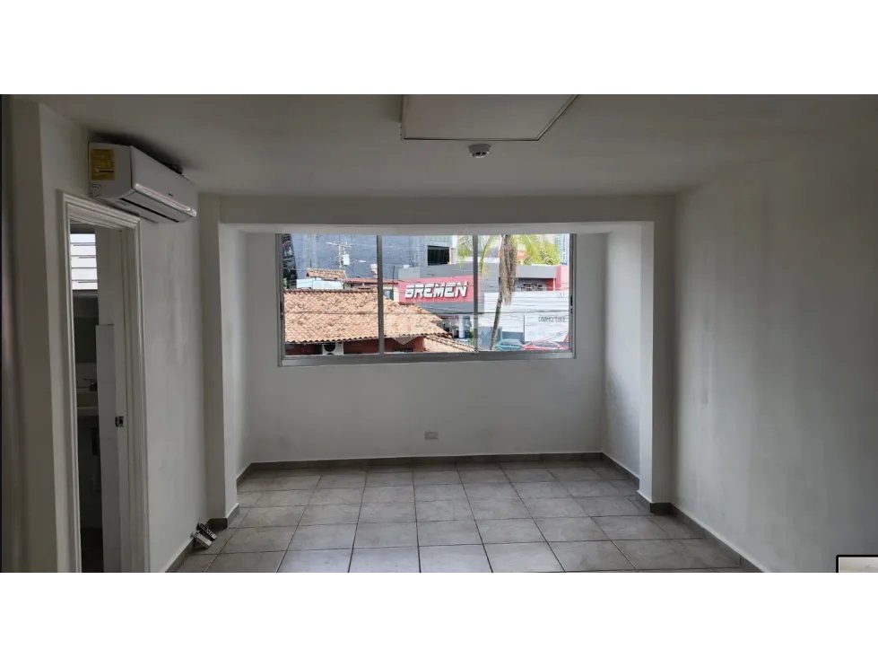CALLE 50 / OFICINA / PLAZA VARIBE / 93M / DIVISIONES / PLANTA ALTA