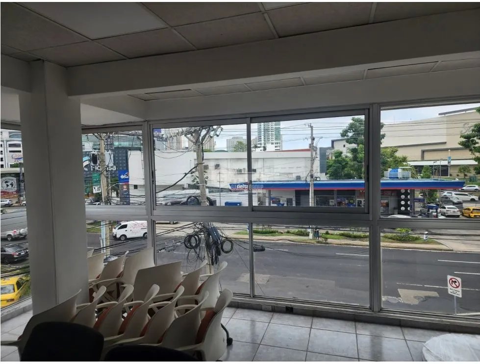 SE ALQUILA OFICINA EN CALLE 50 PLAZA VARIBE 57M  PLANTA ALTA