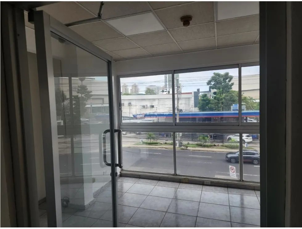 SE ALQUILA OFICINA EN CALLE 50 PLAZA VARIBE 57M  PLANTA ALTA