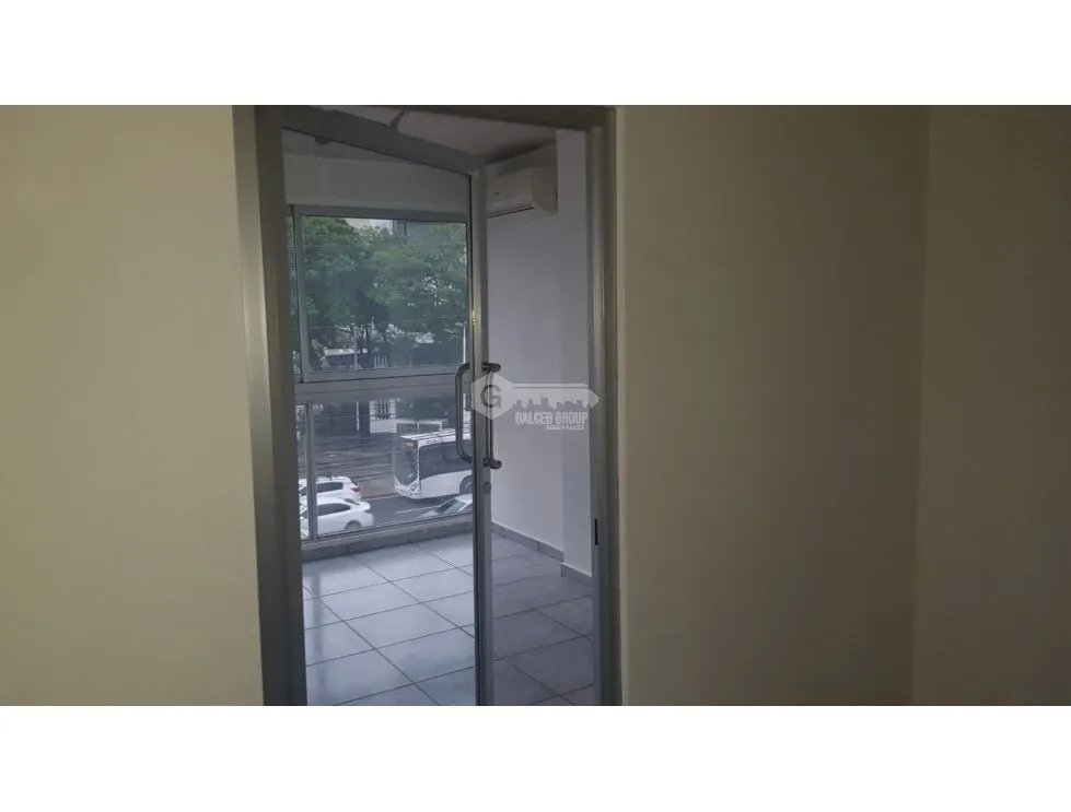 SE ALQUILA OFICINA EN CALLE 50 PLAZA VARIBE 57M  PLANTA ALTA