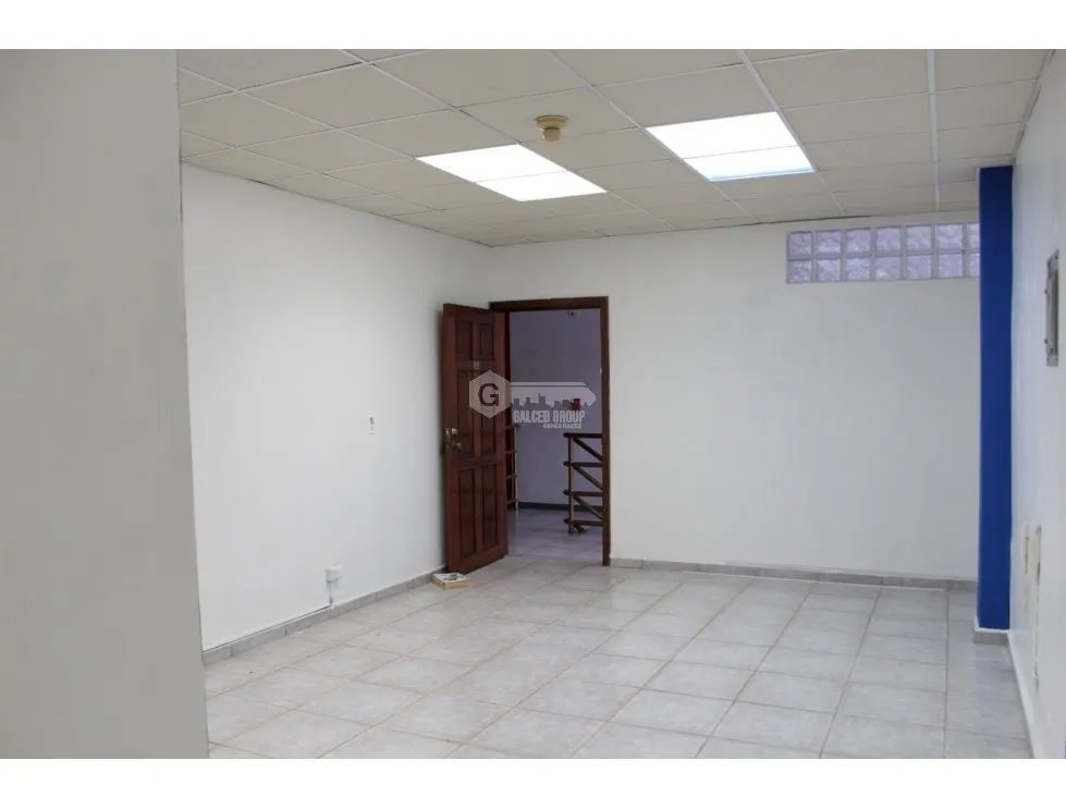 SE ALQUILA OFICINA EN CALLE 50 PLAZA VARIBE 57M PLANTA ALTA