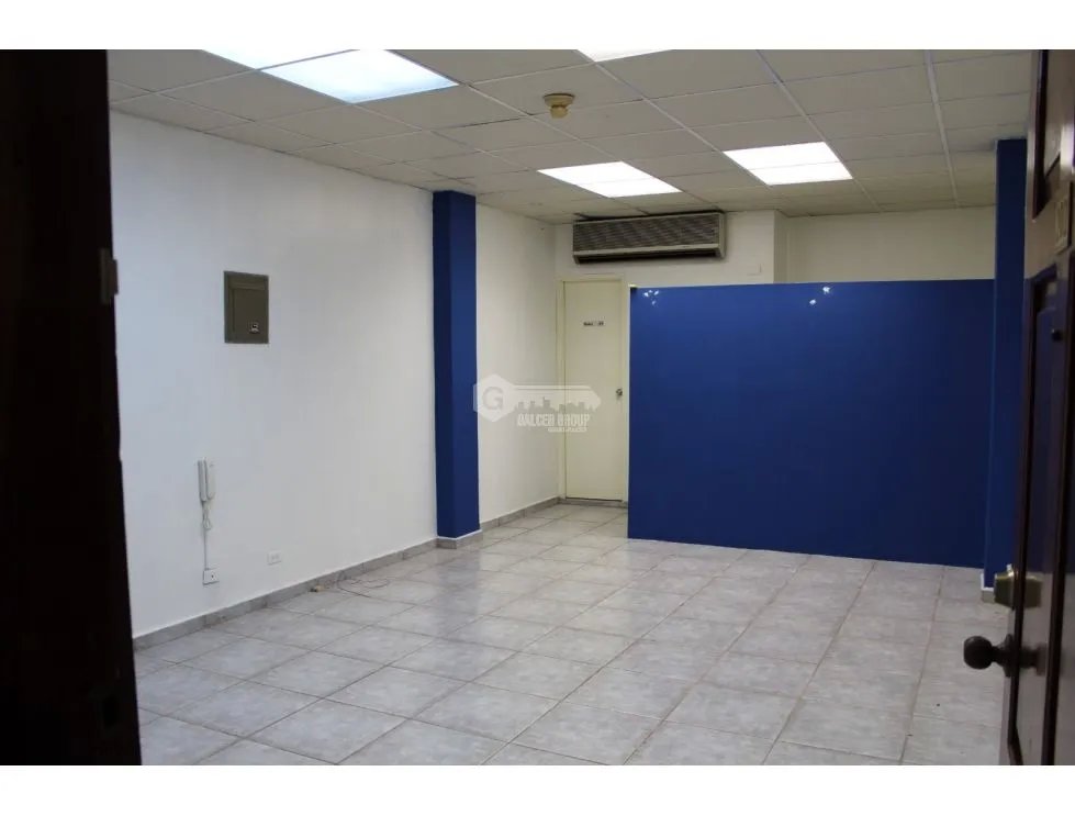 SE ALQUILA OFICINA EN CALLE 50 PLAZA VARIBE 57M PLANTA ALTA