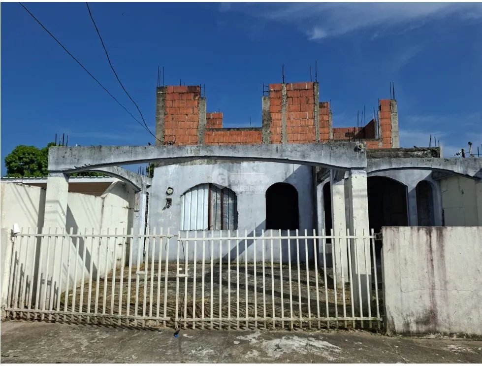 SE VENDE TERRENO CON CASA EN CONSTRUCCION LAS CUMBRES  650M NEGOCIABLE