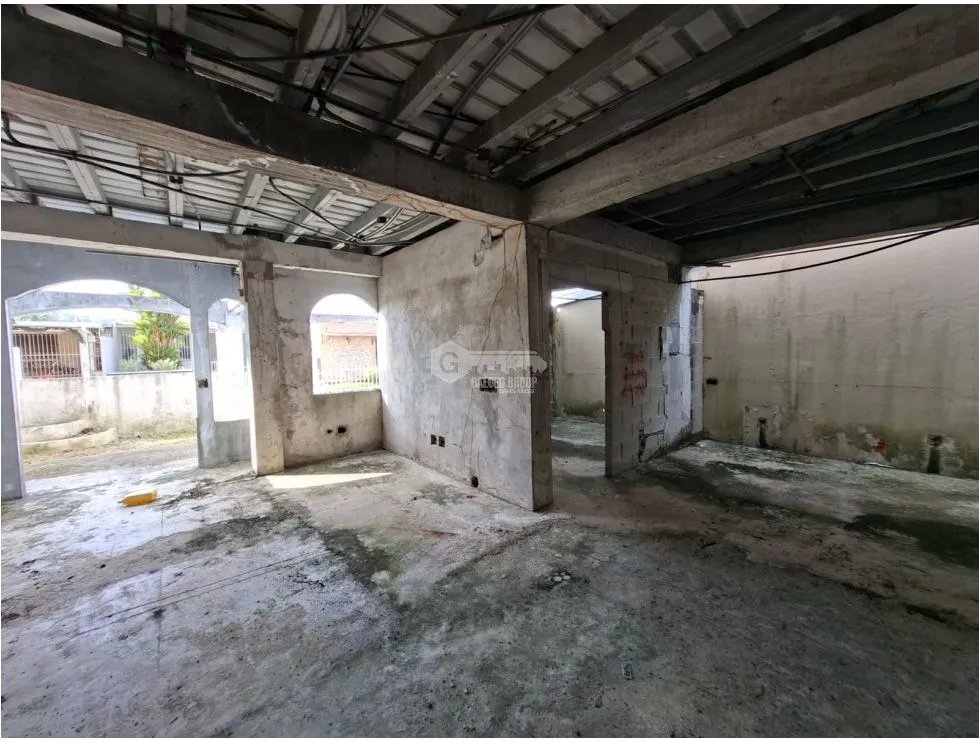 SE VENDE TERRENO CON CASA EN CONSTRUCCION LAS CUMBRES  650M NEGOCIABLE