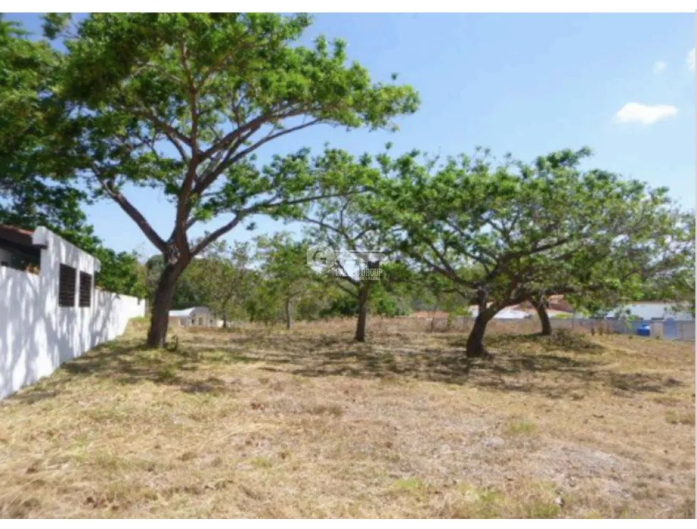 LAND FOR SALE IN CORONADO ALCAZAR PARK 1100 M2 ON PAVED ROAD