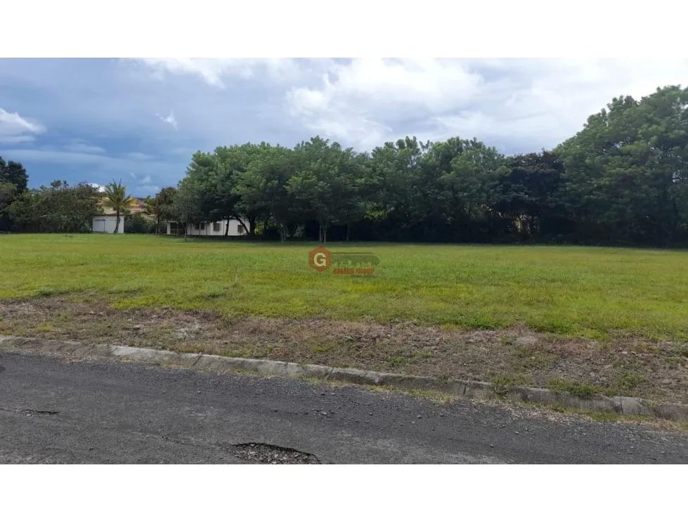CORONADO / PALMERAS DEL GOLF / 1100 M2 / SPACIOUS LAND / GREEN AREAS