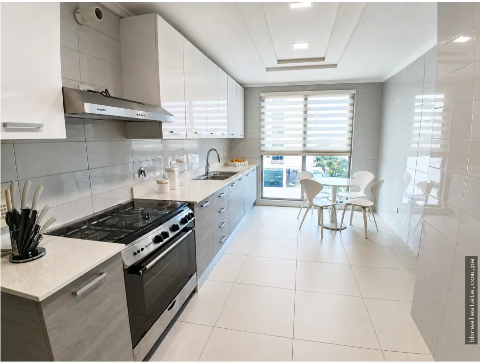 Sale of Furnished Apartment in PH Park Lane, Costa del Este