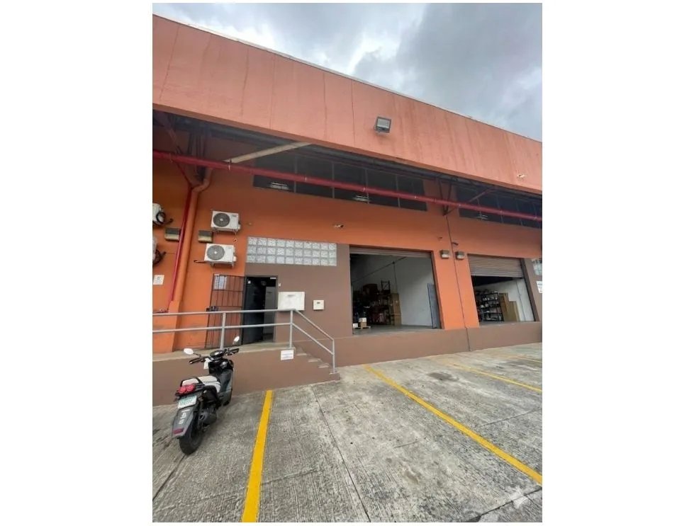 Warehouse for rent in Albrook