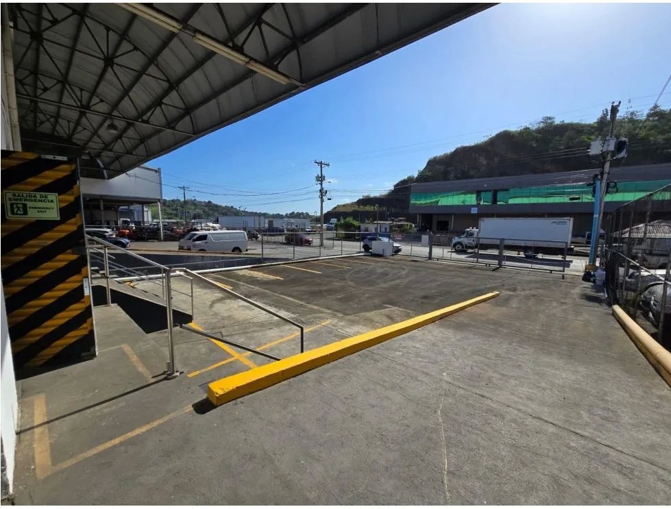 Warehouse for sale in Panama