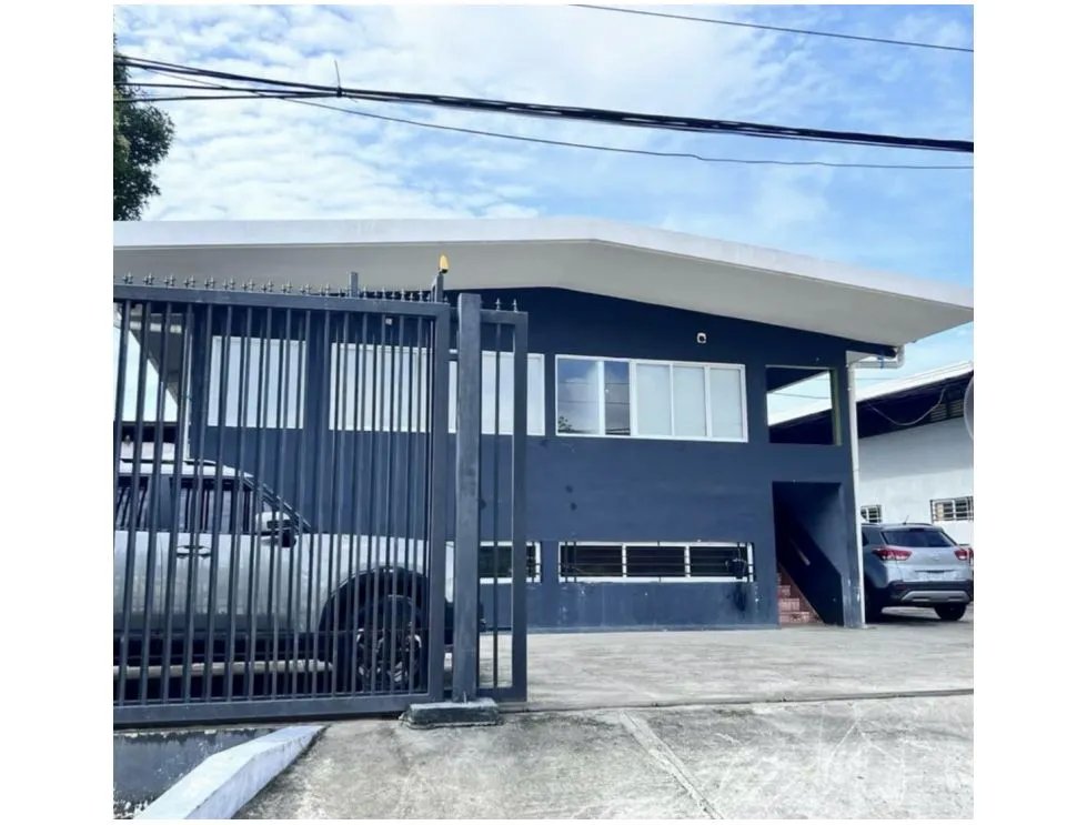 Alquiler de Galera con Oficinas en Parque Lefevre