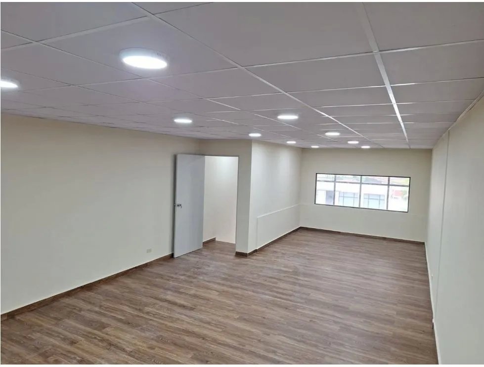 Alquiler de local comercial con mezanine en San Francisco