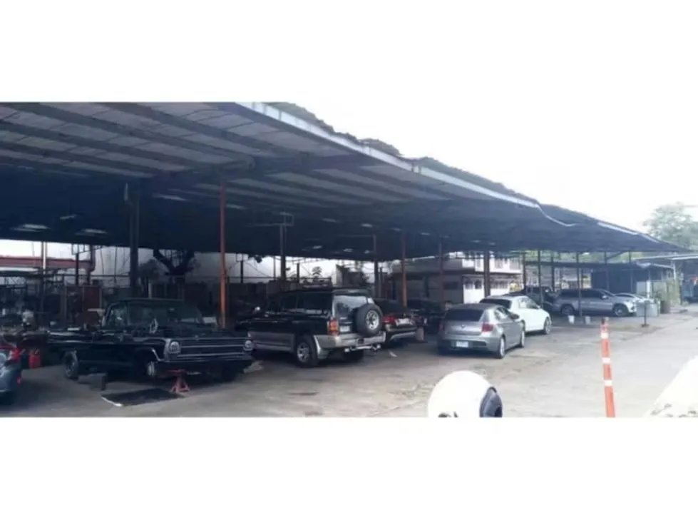 Galera semi abierta en Alquiler en Parque Lefevre