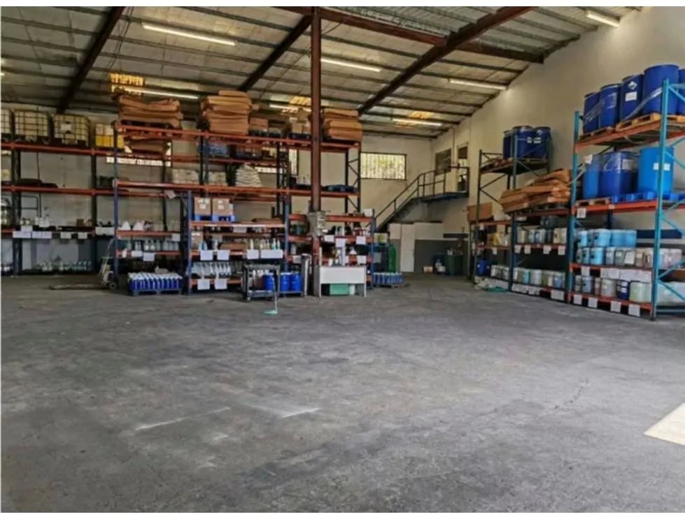 Galera Comercial / Industrial en Venta – Orillac, Betania