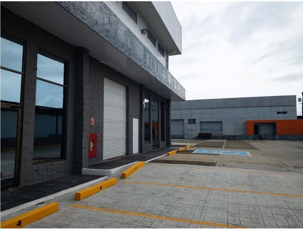 Galera en Alquiler en Vía Tocumen – 460 m²