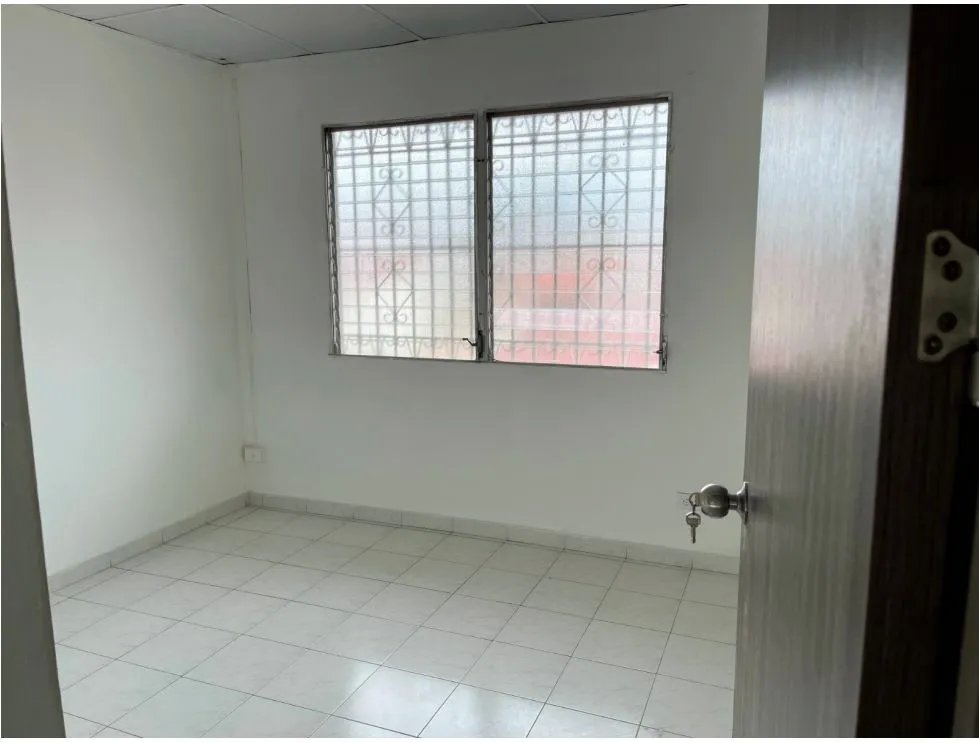 Alquiler de casa en Chanis, 290m2