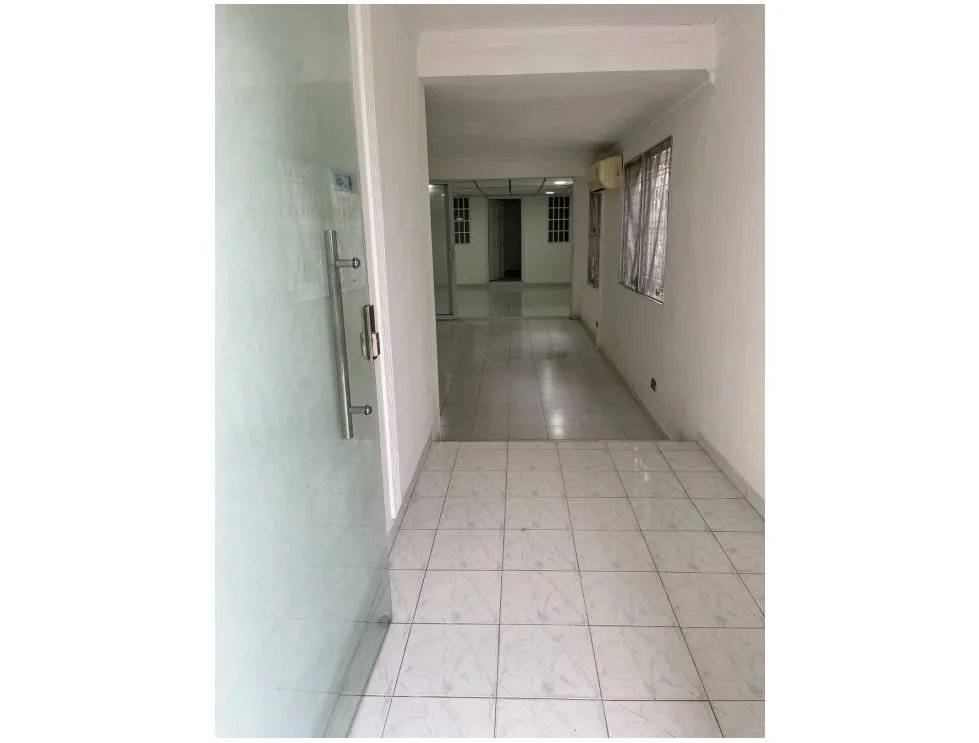 Alquiler de casa en Chanis, 290m2