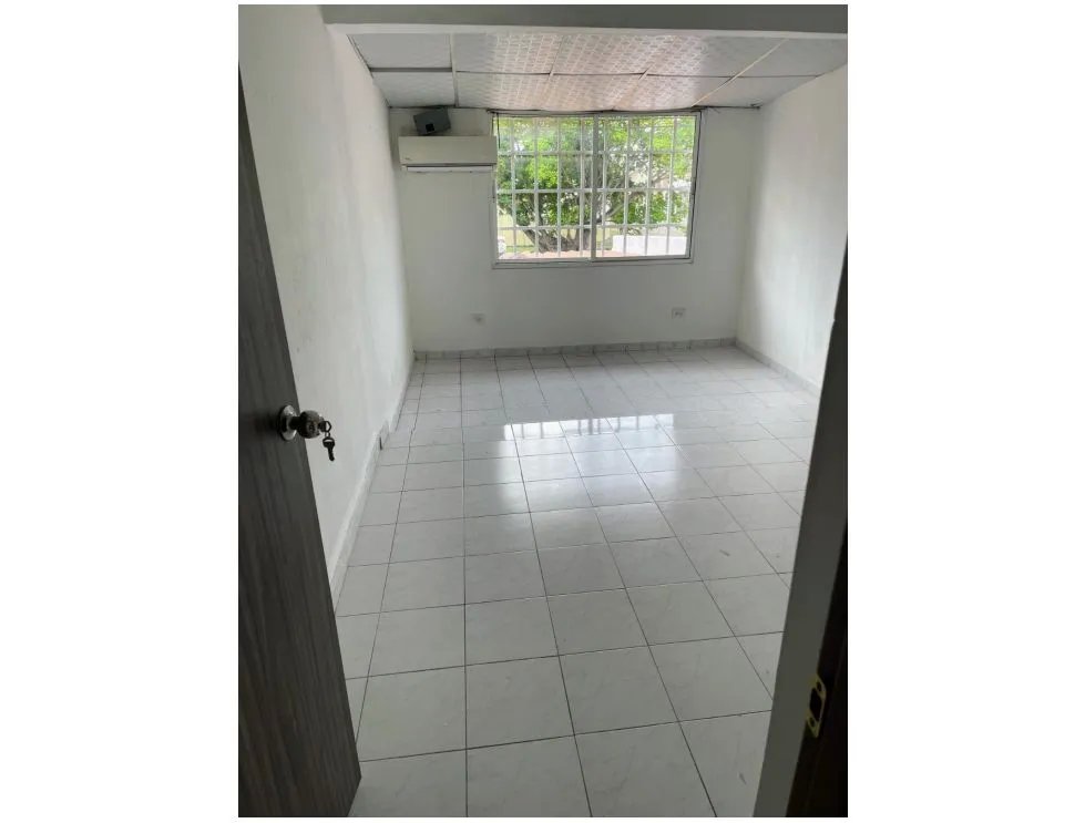Alquiler de casa en Chanis, 290m2