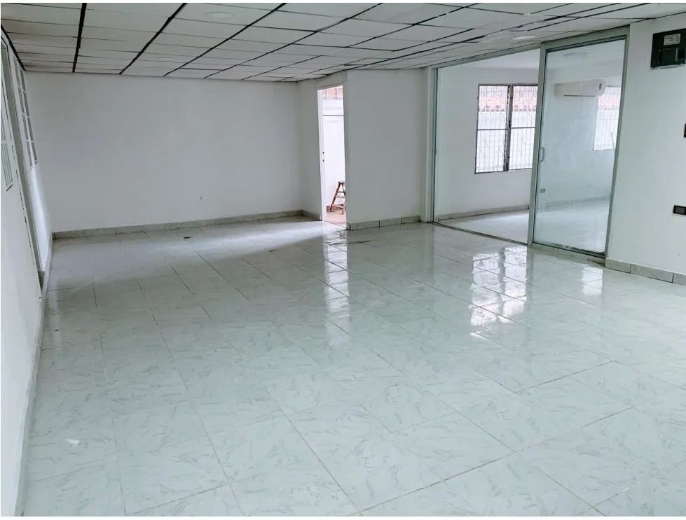 Alquiler de casa en Chanis, 290m2