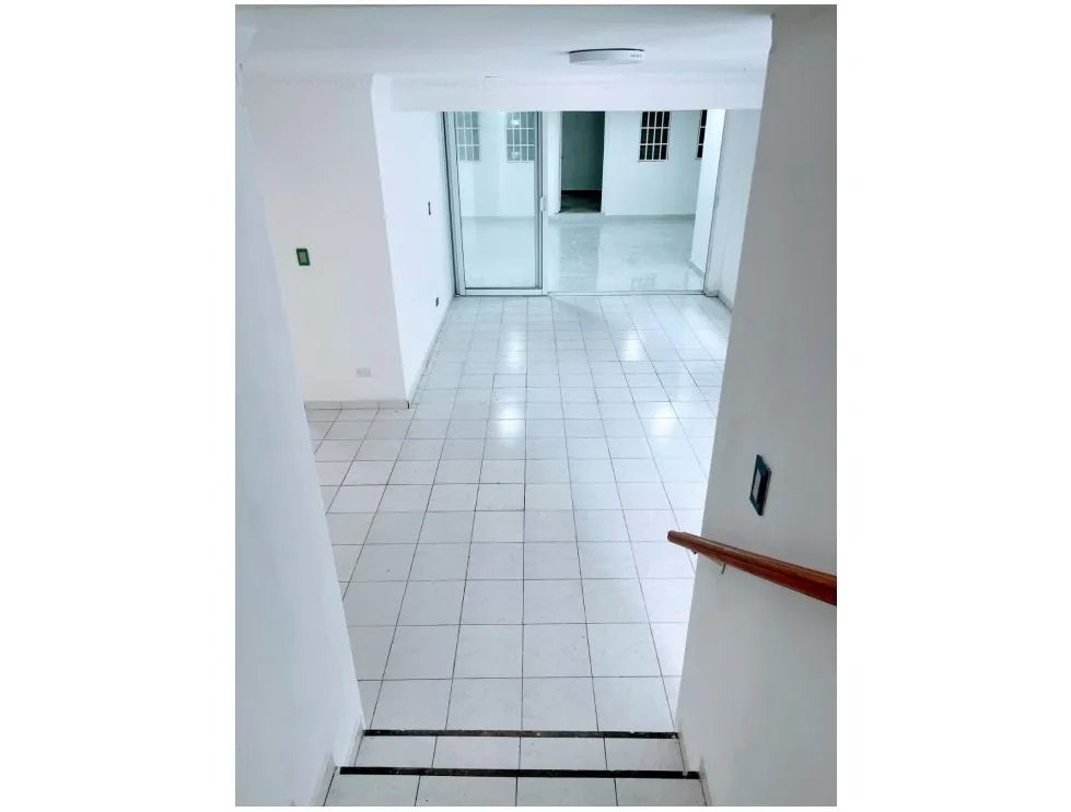 Alquiler de casa en Chanis, 290m2