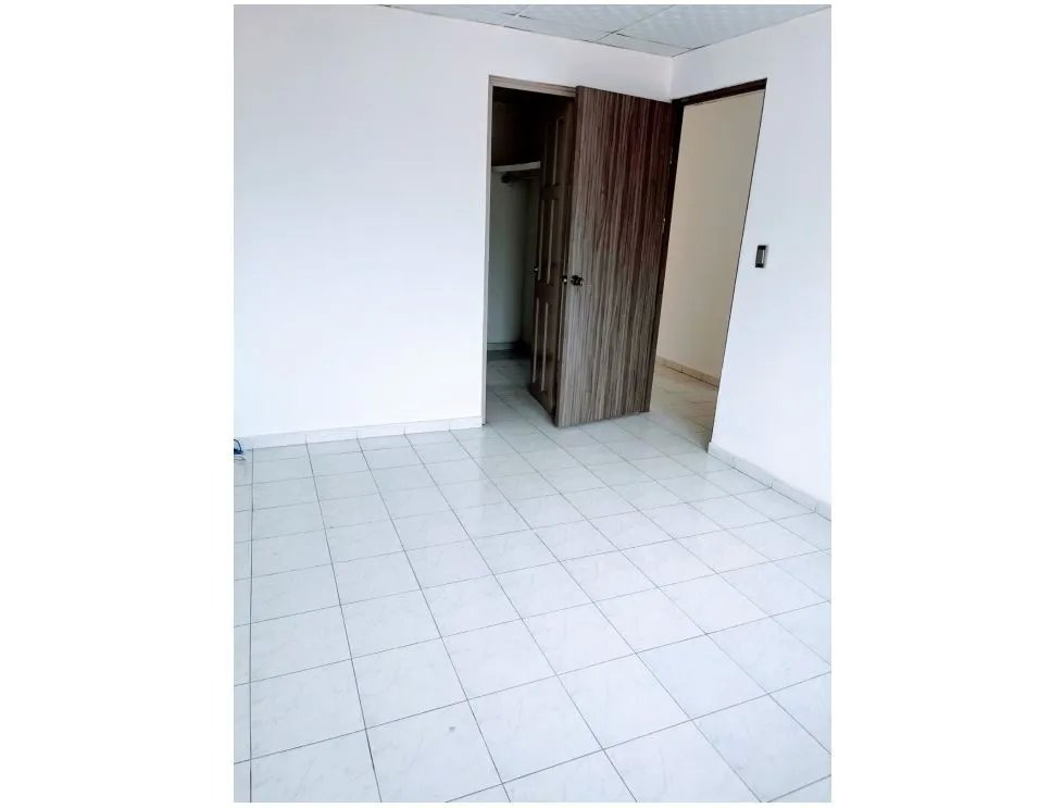 Alquiler de casa en Chanis, 290m2