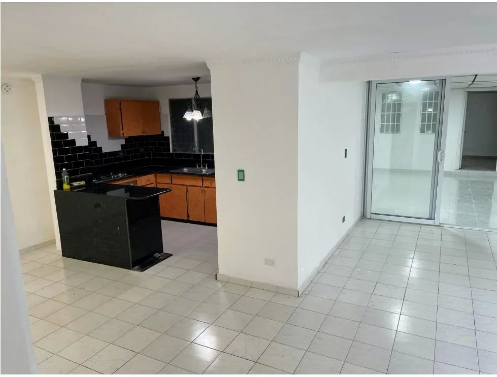 Alquiler de casa en Chanis, 290m2